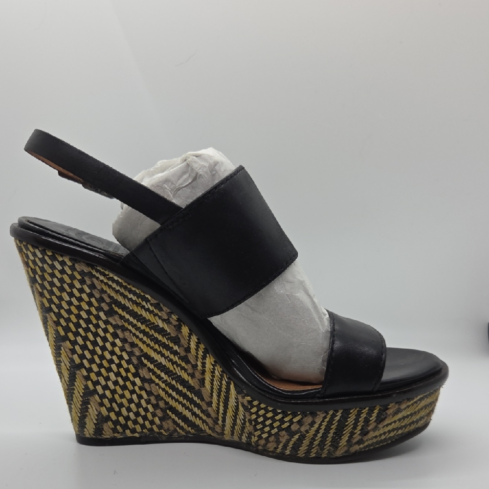 Elegant Black and Tan Wedge Sandals